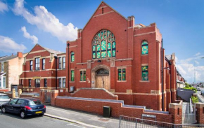 Chic Church conversion close to tower - o la la!